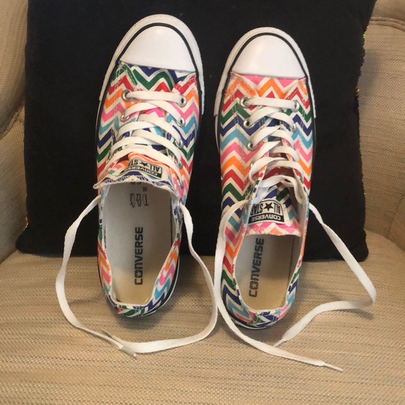 Converse Shoes - Zigzag Pattern Converse